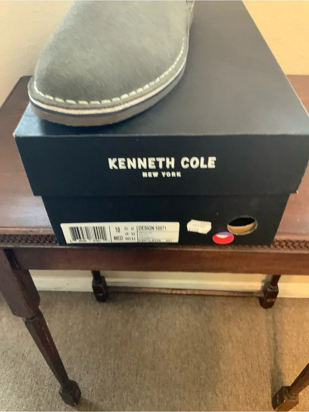 Men's Gray Suede Chukka Boots - Casual Lace-Up KENNETH COLE DESIGN 10571
